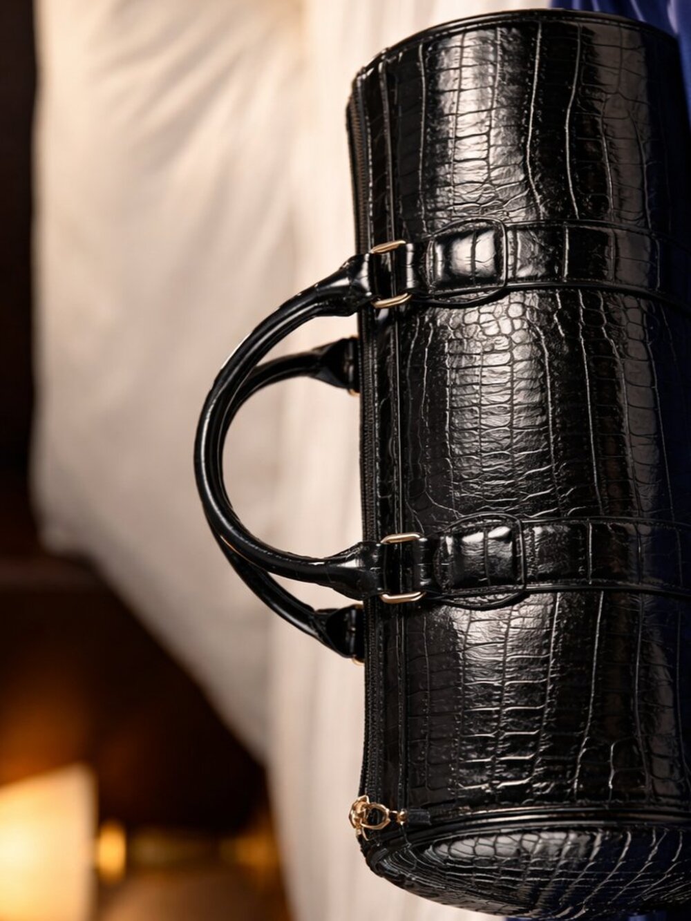 Fashion Handbag - Picture 2 of 2